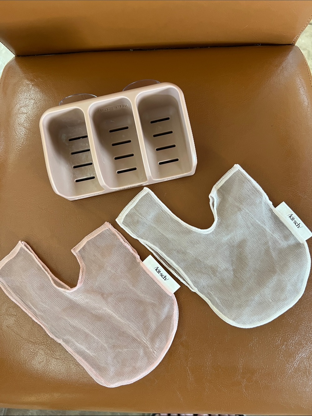 Kitsch sheer bar holders Set in Pink and Cream with Matching 3 slot Suction Tray